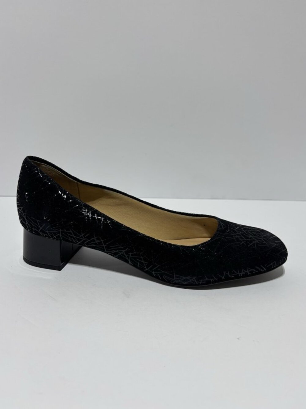 Trotters Women’s Lola Black Block Heel Pumps, Size 9.5 Narrow